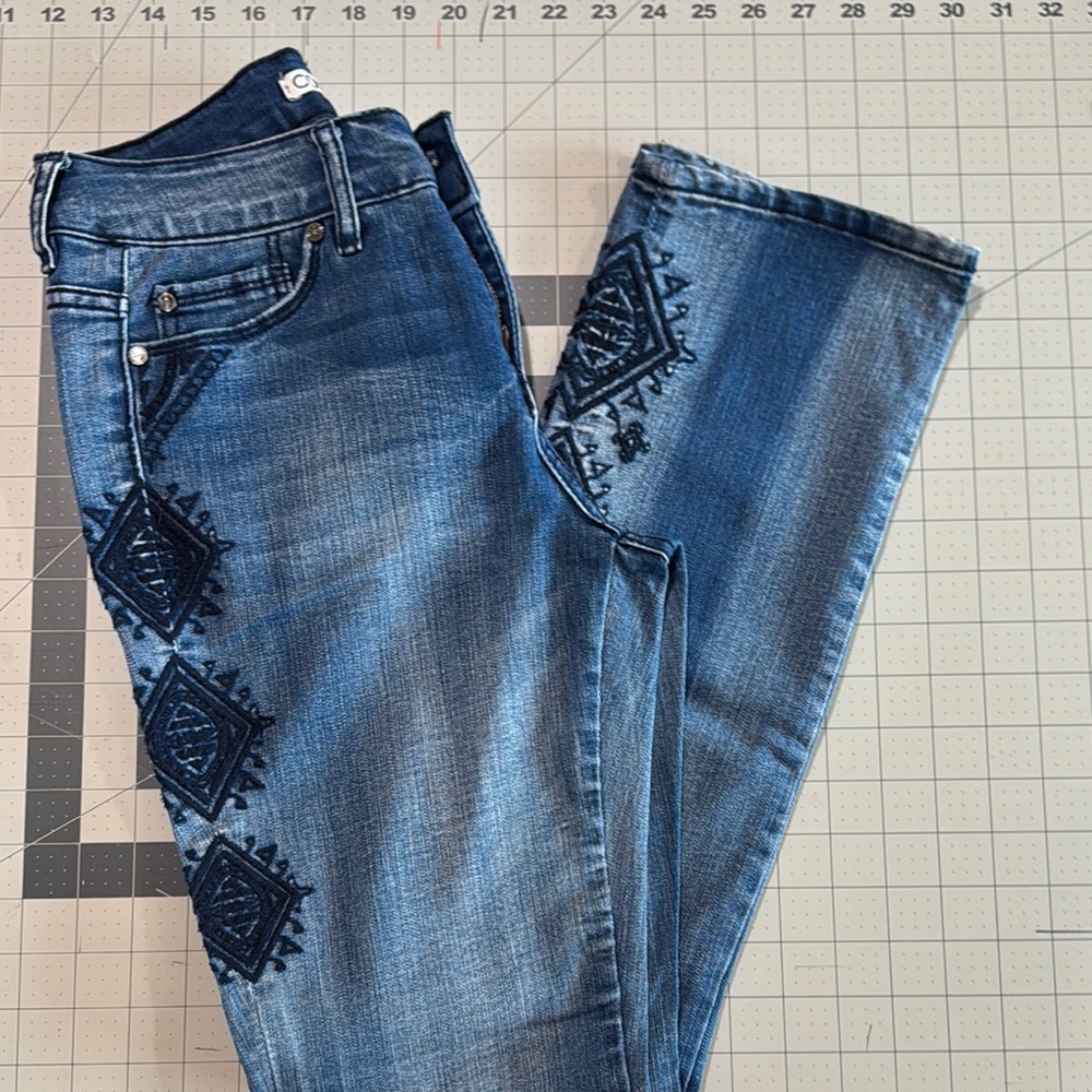 Code Bleu, Chelsea Classic Denim Embroidered Jeans